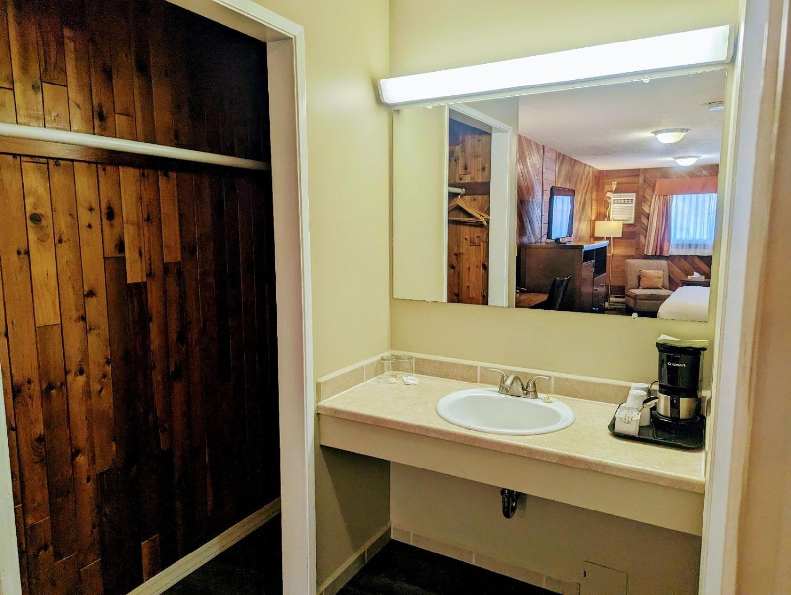 Alpine Inn & Suites Нелсън Екстериор снимка