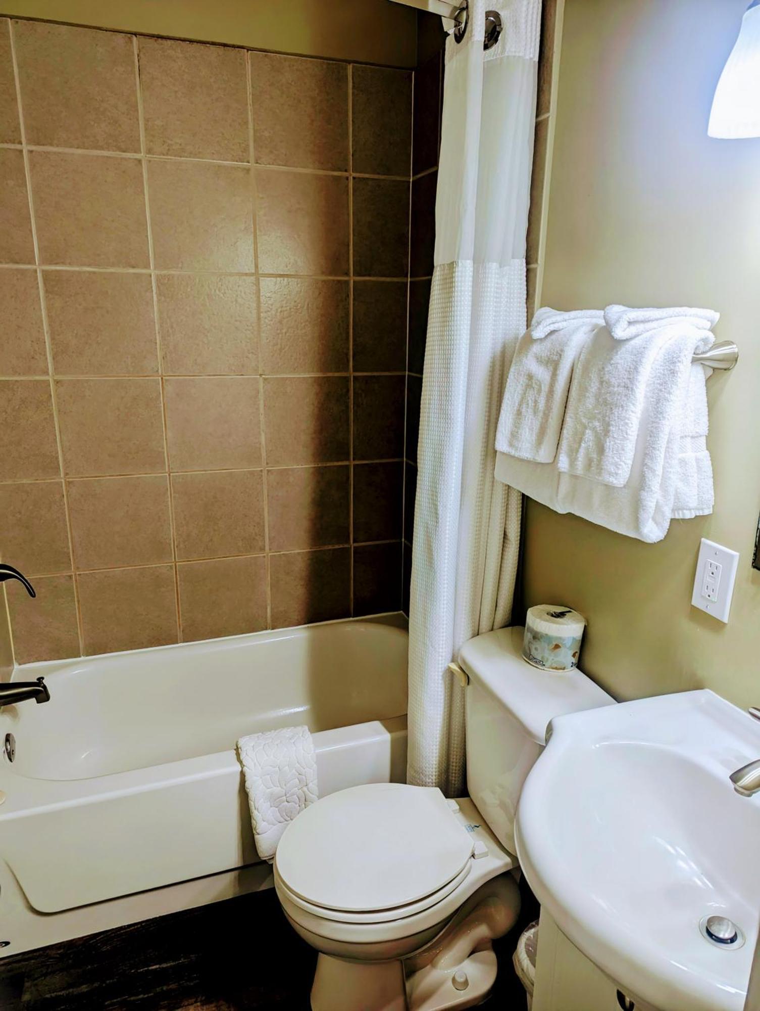 Alpine Inn & Suites Нелсън Екстериор снимка