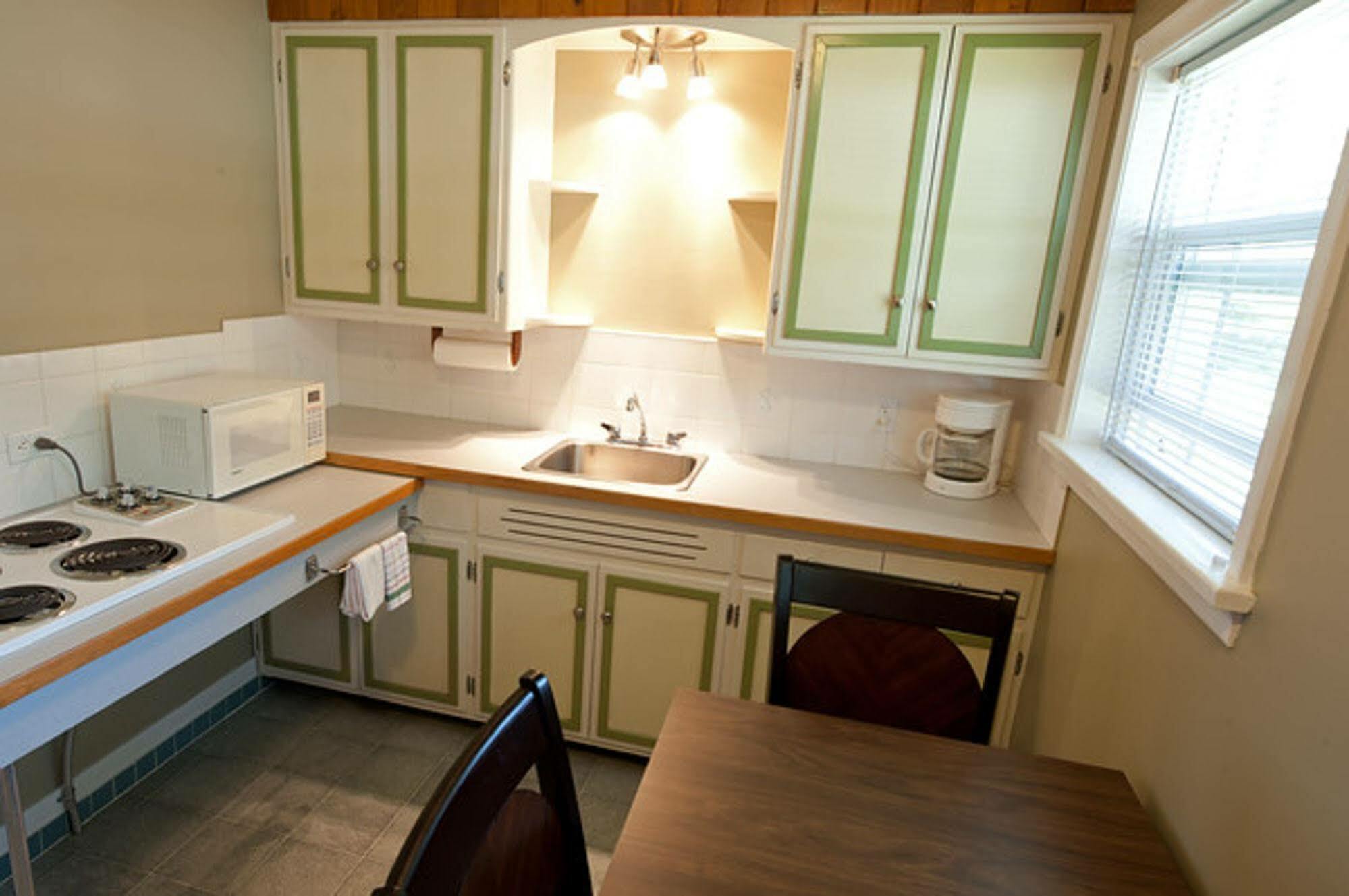 Alpine Inn & Suites Нелсън Екстериор снимка