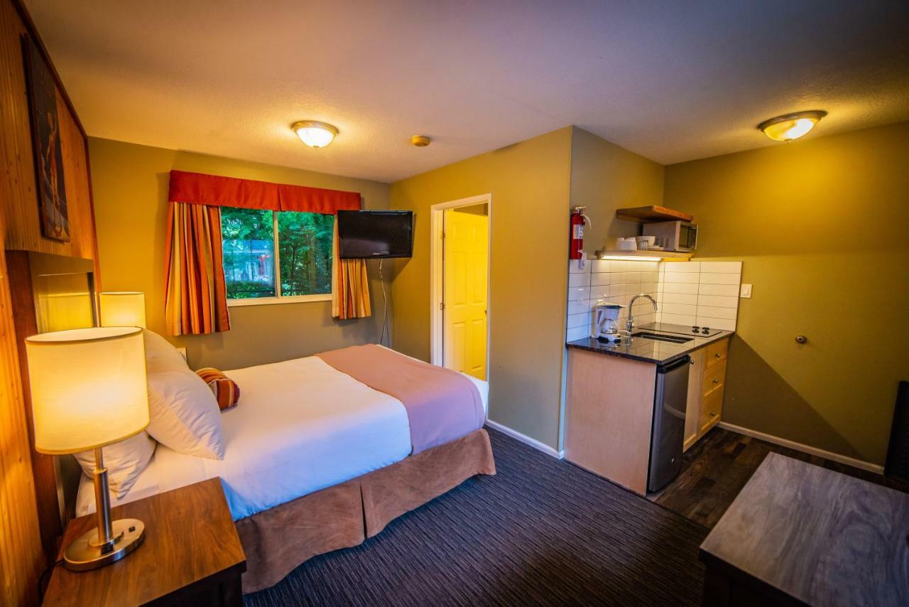 Alpine Inn & Suites Нелсън Екстериор снимка